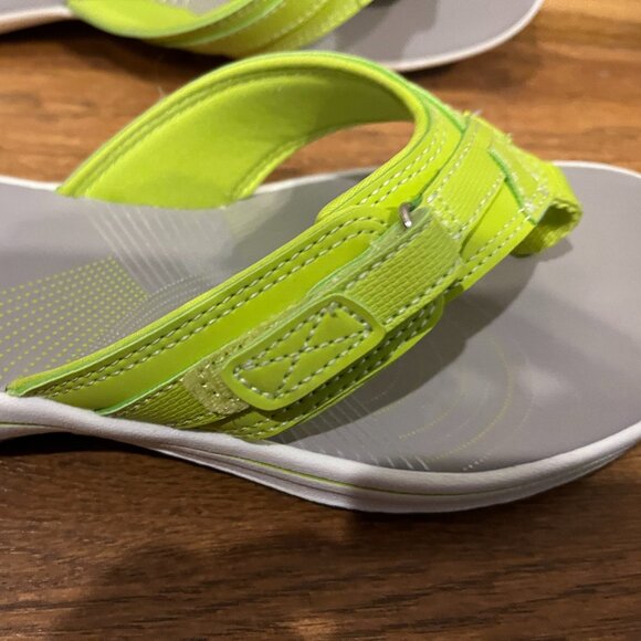 Clarks Flip Flops Women's Size 8 Lime Green Vacation Beach Comfort - Picture 7 of 9